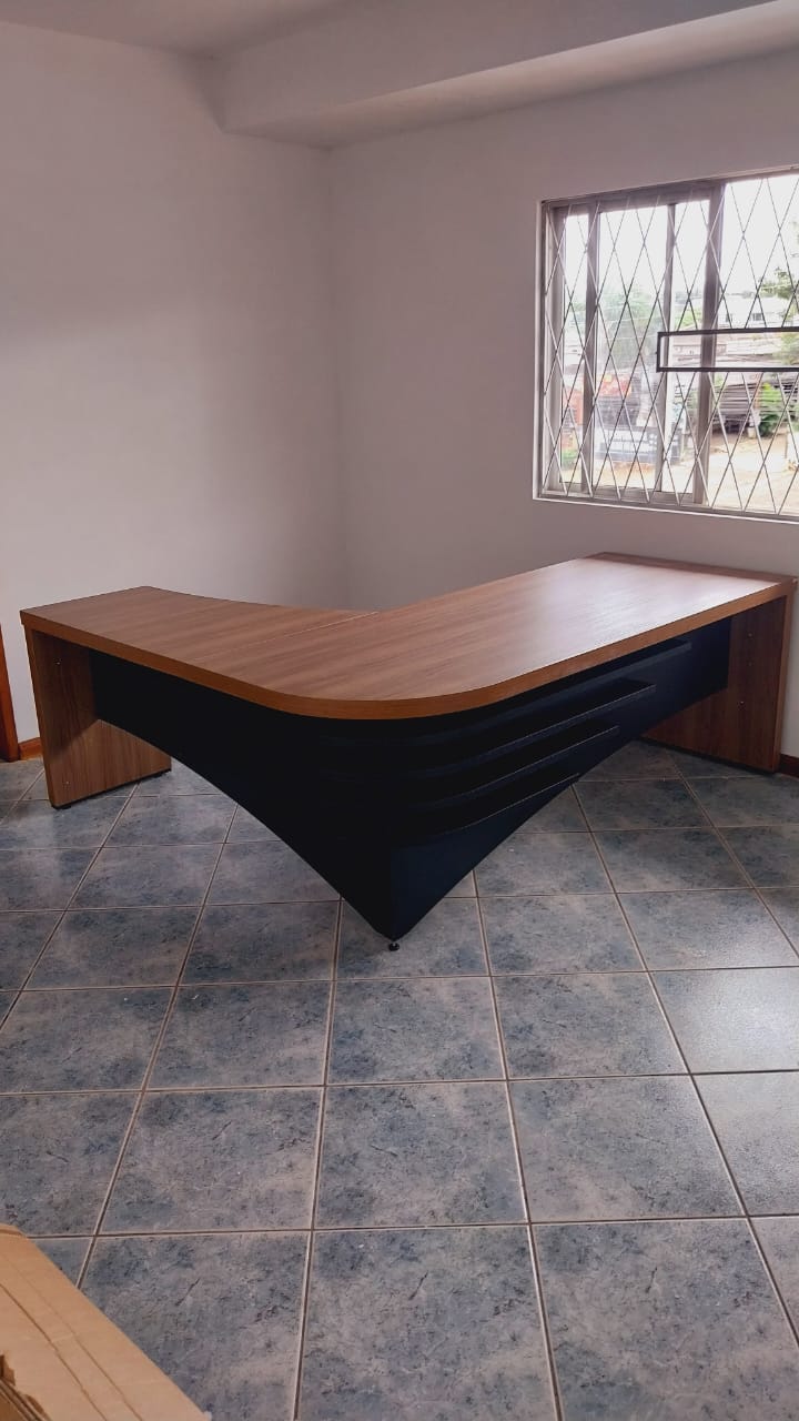 Mesa de Escritório Executiva em L para Home Office